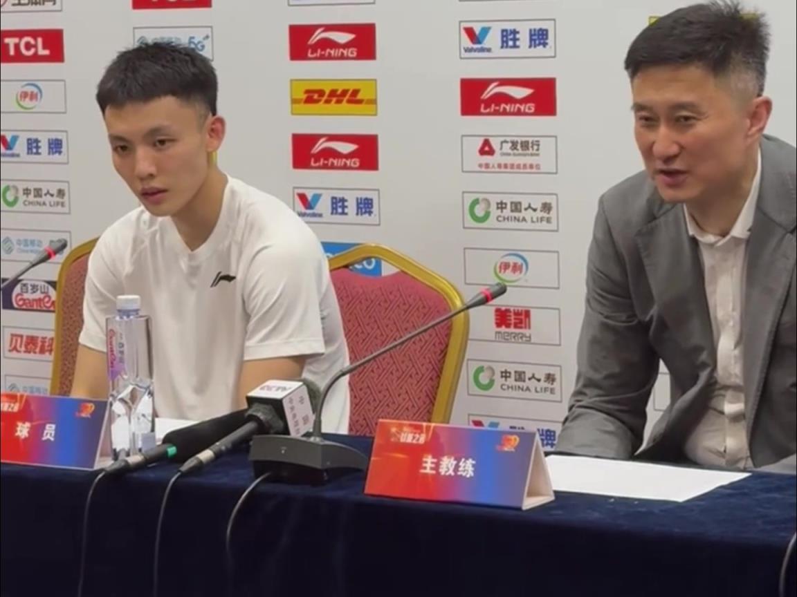 這是能說的嗎徐杰：杜指導(dǎo)賽前說了，這場球就是打架和摔跤！