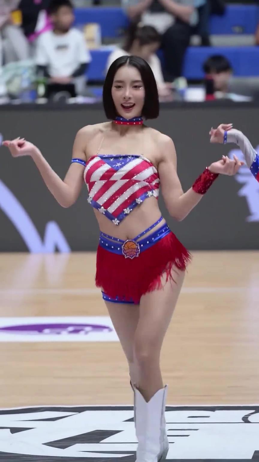 太離譜了 ！幾乎是完美女人！