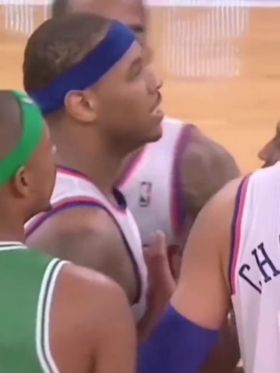 社會瓜！當(dāng)年安東尼與加內(nèi)特發(fā)生沖突，賽后瓜哥帶人堵綠軍大巴